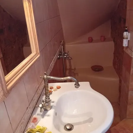 Tsolias Stone House بيت للعطل
